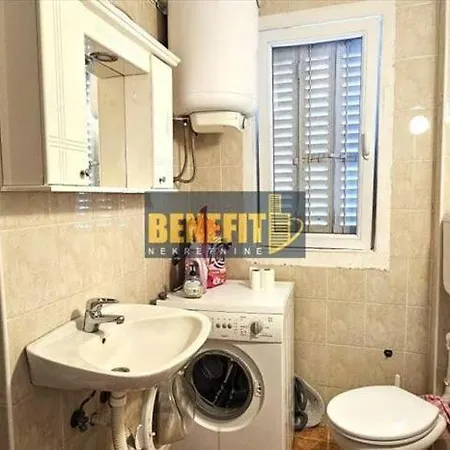 Apartment 1 Bezanija