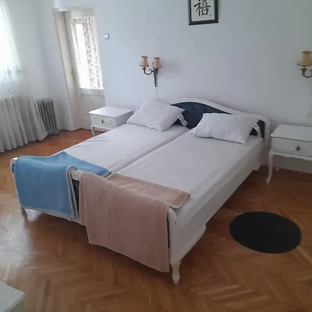 1 Apartment Bezanija